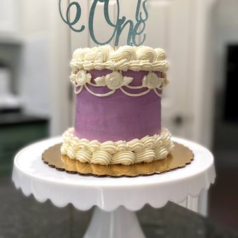 Sugar Dot Bake Shop - Vanilla smash cake - Desserts Near Me Sugar Dot Bake Shop - Vanilla smash cake - Desserts Near Me