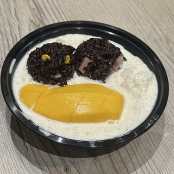 Sweethoney Dessert - Black V12. Thai Black Glutinous Rice With Vanilla Frost V12. - Desserts Near Me - Colma, California