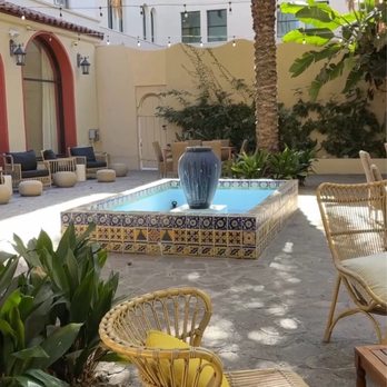 Pasadena Hotel & Pool - Outdoor courtyard - Hotels Near Me - Pasadena, California