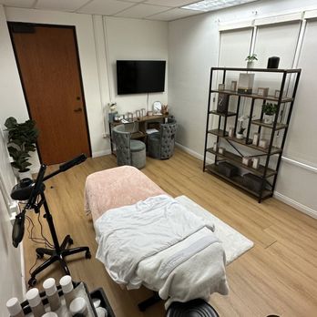 Kao Spa - One of the multi spa rooms - Estheticians Near Me - Honolulu, Hawaii Kao Spa - One of the multi spa rooms - Estheticians Near Me - Honolulu, Hawaii