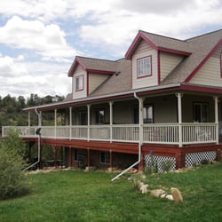 Chicken Creek Bed & Breakfast - Back of Chicken Creek Bed and Breakfast looking up from the creek