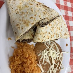 Los Laureles Supermarket - Steak quesadilla