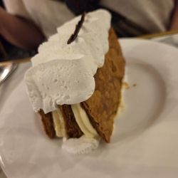 Grand Café Foy - Mille Feuille. That's a vanilla bean on top--announcing the rich flavor that's infused in the creams.