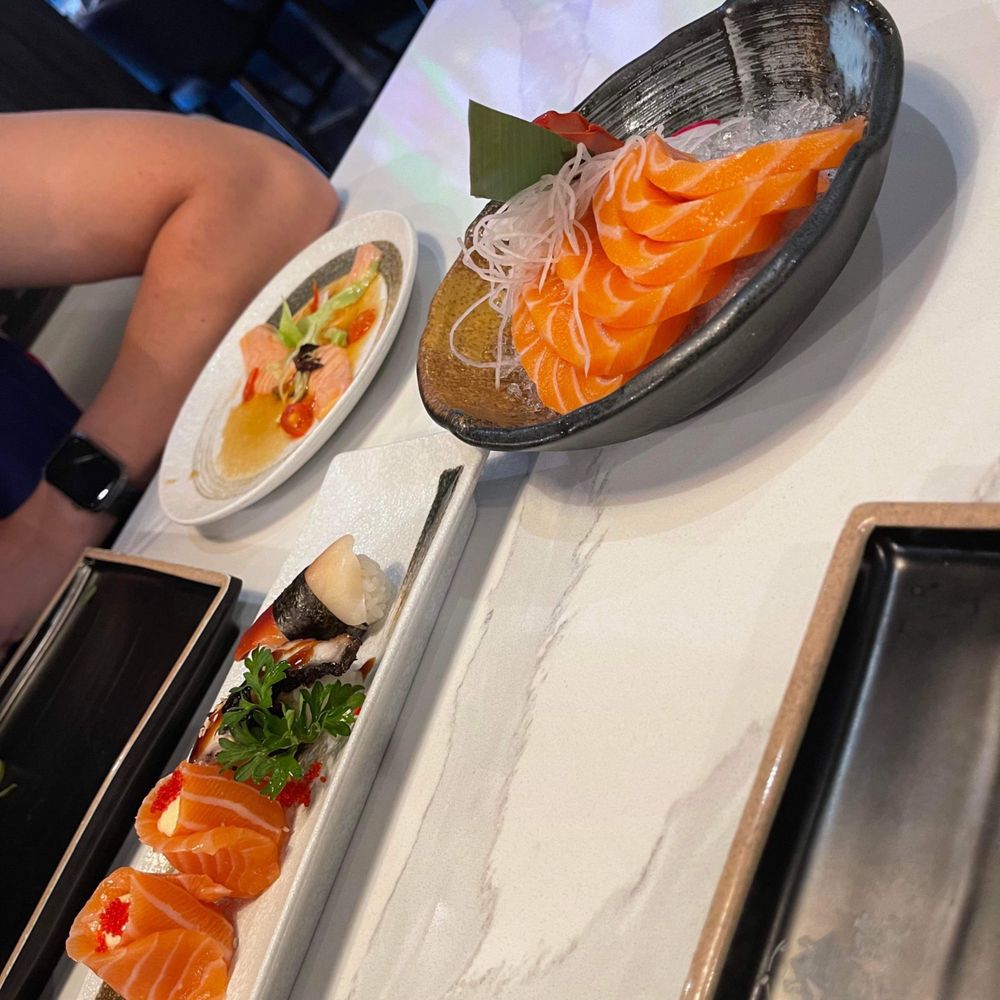 Kungfu Sushi - Salmon sashimi - Sushi Bars Near Me - North York, Ontario