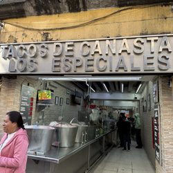 Los Especiales
