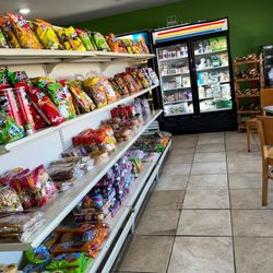 Tienda Latina y Taquería S&D