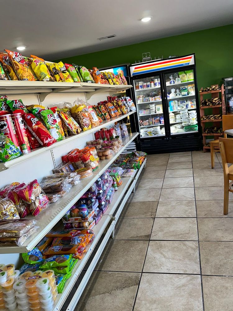Tienda Latina y Taquería S&D
