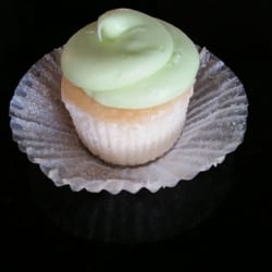Grandma's Bakery - Lemon lime cupcake