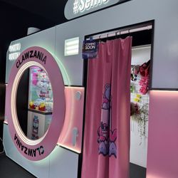 ClawZania - Selfie area