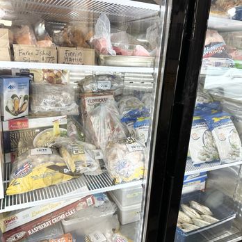 Charlie's Fresh Catch - Refrigerator section - Seafood Markets Near Me - Vernon, Connecticut Charlie's Fresh Catch - Refrigerator section - Seafood Markets Near Me - Vernon, Connecticut