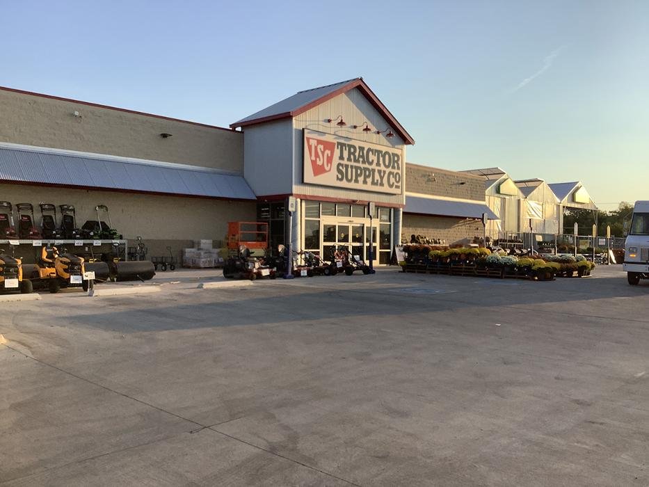 TRACTOR SUPPLY Updated October 2024 2900 W Broadway Ave, Sulphur