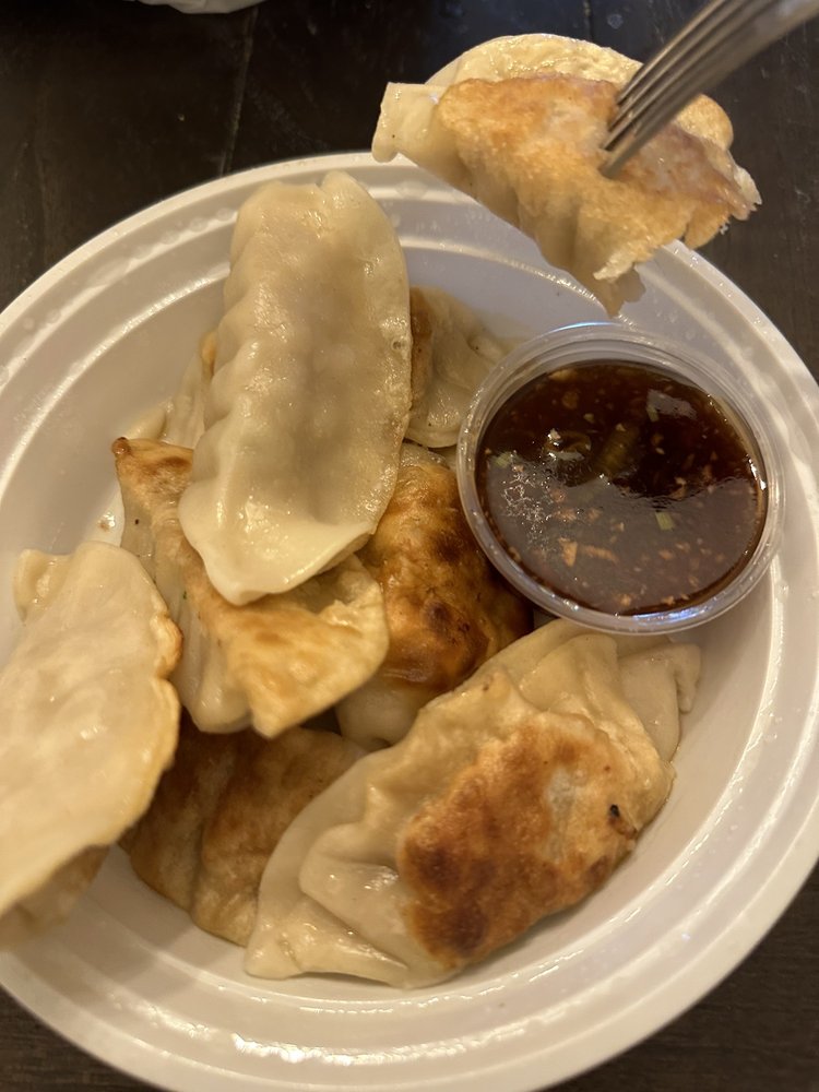 PEKING WOK Updated September 2024 27 Photos & 52 Reviews 1537 W