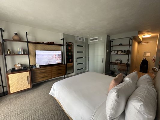 The Laylow Waikiki, Autograph Collection by null