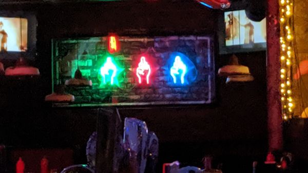 El Furniture Warehouse - Montreal by null