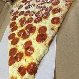 Slices are almost 1/2 a pizza !!! Soooo goood