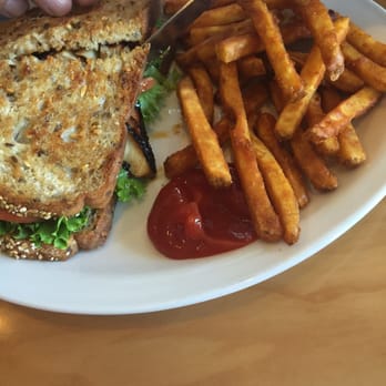 Pillbox Tavern - Mahi sandwich with sweet potato fries. Bread was toasted and tasted buttered. - American Near Me - Solana Beach, California Pillbox Tavern - Mahi sandwich with sweet potato fries. Bread was toasted and tasted buttered. - American Near Me - Solana Beach, California