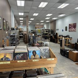 Vintage Audio Exchange - Interior