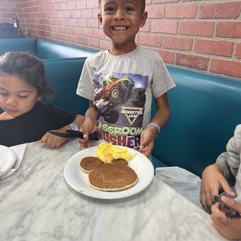 S & J Gran Cafe - Kids plate, loved the Mickey. - Coffee & Tea Near Me - Garden Grove, California