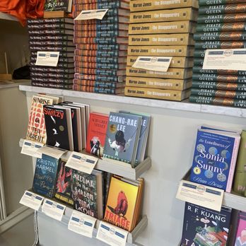 DIESEL, A Bookstore - Bookstores Near Me - Santa Monica, California