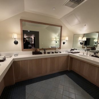 Spa Ojai - Bathroom - Day Spas Near Me - Ojai, California Spa Ojai - Bathroom - Day Spas Near Me - Ojai, California
