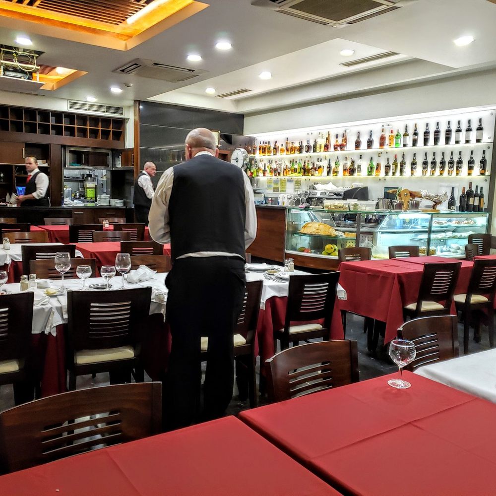 Colina - Dining Area at Colina - Barbeque Near Me - 1050 Lisboa, 11 Colina - Dining Area at Colina - Barbeque Near Me - 1050 Lisboa, 11