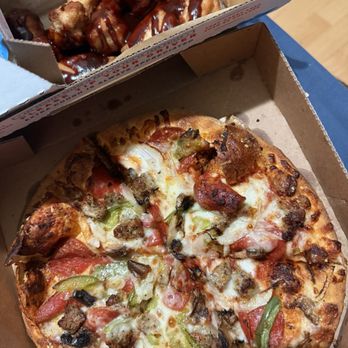Domino's Pizza - Small Deluxe Pizza Honey BBQ wings - Pizza Near Me - Wahiawā, Hawaii Domino's Pizza - Small Deluxe Pizza Honey BBQ wings - Pizza Near Me - Wahiawā, Hawaii