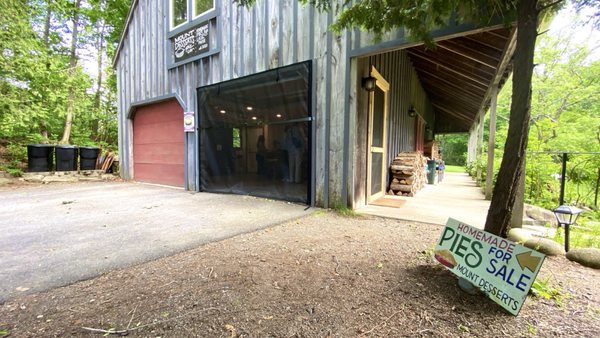 Mount Desserts, Homemade Pies by null