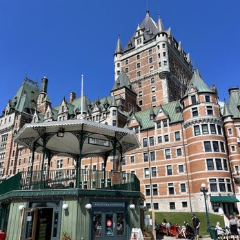 Terrasse Dufferin - Promenade and view of the Saint Louis Forts and Chateaux National Historic site - Landmarks & Historical Buildings Near Me - Quebec City, Quebec Terrasse Dufferin - Promenade and view of the Saint Louis Forts and Chateaux National Historic site - Landmarks & Historical Buildings Near Me - Quebec City, Quebec