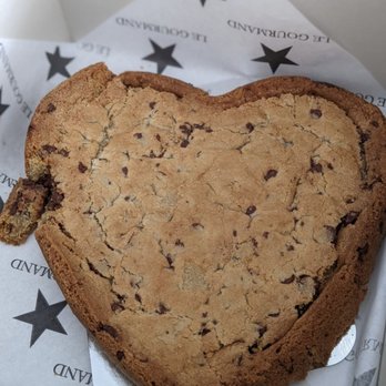 Le Gourmand - Heart shaped cookie cake for Valentine's Day - Coffee & Tea Near Me - Toronto, Ontario Le Gourmand - Heart shaped cookie cake for Valentine's Day - Coffee & Tea Near Me - Toronto, Ontario