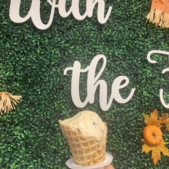 Flo's Premium Ice Cream - Ice Cream & Frozen Yogurt Near Me - Ponte Vedra Beach, Florida Flo's Premium Ice Cream - Ice Cream & Frozen Yogurt Near Me - Ponte Vedra Beach, Florida