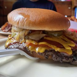 Illinois Bar & Grill On 47th - Famous Chicago Burger