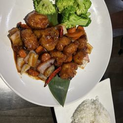 Fuji Asian Kitchen - Lunch Special: General Tso chicken with steamed rice