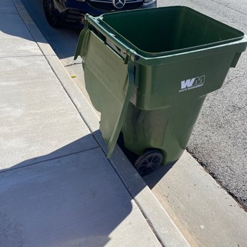 Waste Management - Palmdale - Recycle bin awaiting replacement which driver is claiming that been replaced already - Junk Removal & Hauling Near Me - Palmdale, California