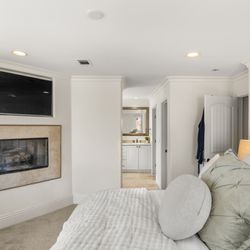 Main Beach Realty