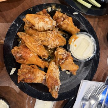 Duff’s Famous Wings - Garlic parm great - Sandwiches Near Me - Austin, Texas Duff’s Famous Wings - Garlic parm great - Sandwiches Near Me - Austin, Texas