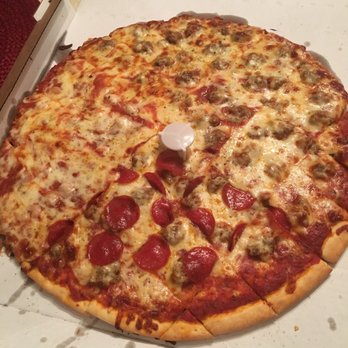 Geneo's Pizza - Pizza Near Me - Chicago, Illinois