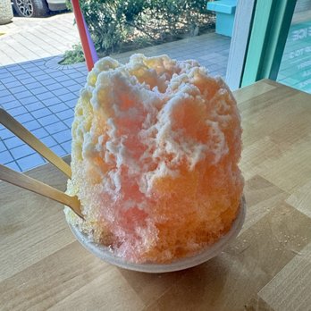The Green General - Good one with snow cap and ice cream - Shaved Ice Near Me - Lihue, Hawaii