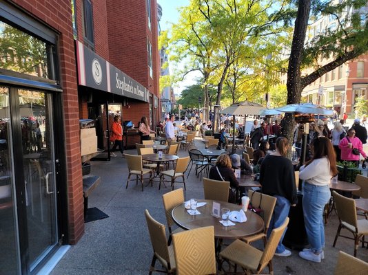 Stephanie's On Newbury by null