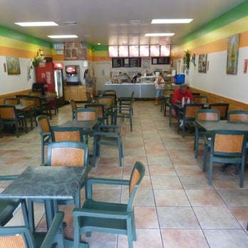 Rainbow Cafe - Interior of Rainbow Cafe - Cafes Near Me - Kailua Kona, Hawaii