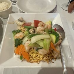 O'mei - Pan fried noodles with shrimp only.