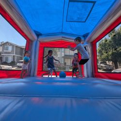 Bounce House Rentals Brentwood - Friends bouncing at a party
