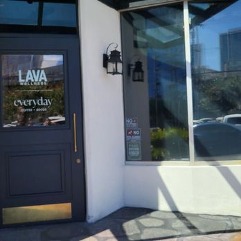 Everyday - This is the entrance to Everyday Cafe and Lava Wellness Center. - Cafes Near Me - Honolulu, Hawaii