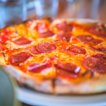 Pizzeria Tra Vigne - New Yorker - journeyman meats spicy handmade pepperoni, marinara, mozzarella - Pizza Near Me - Saint Helena, California
