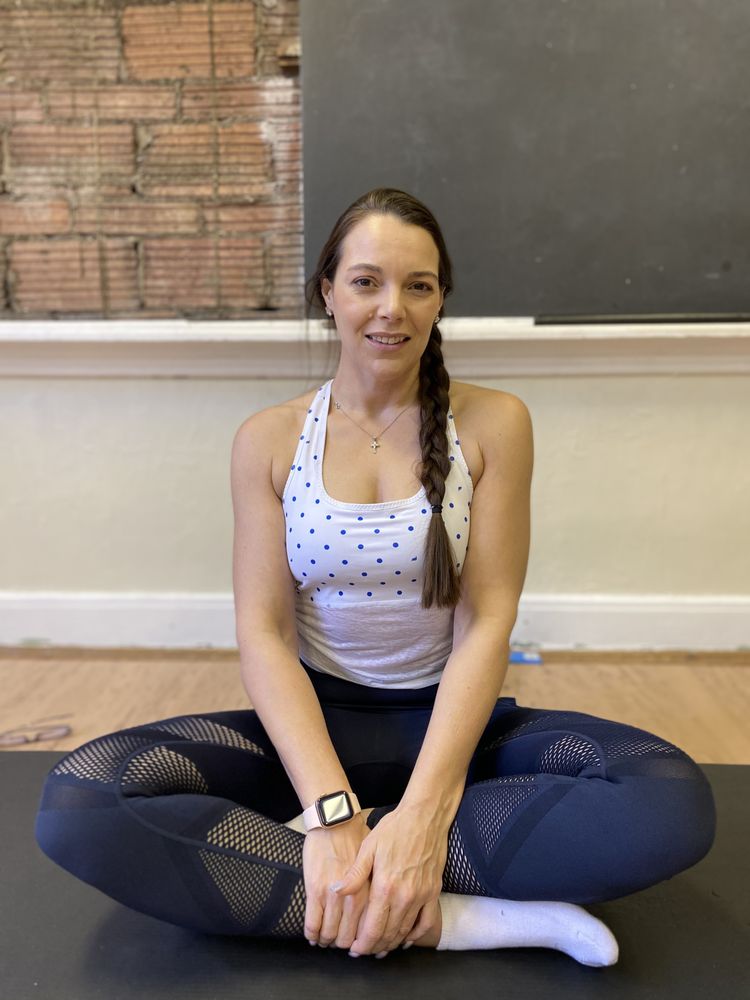 Social spots from Yoga with El