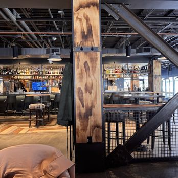 Cabin Juice Elevated Eatery & Bar - Bar - Breakfast & Brunch Near Me - Breckenridge, Colorado