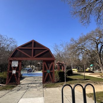 Hap Magee Ranch Park - Walkway to park - Parks Near Me - Danville, California