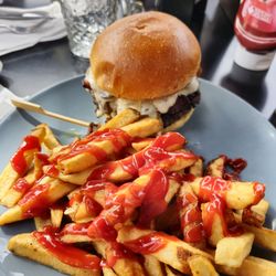 The Goose Kitchen + Bar