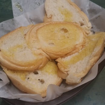 La Carreta - Garlic toast - Cuban Near Me - Miami, Florida