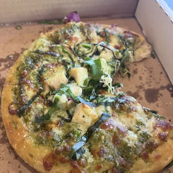 Club Med - Chicken pesto pizza - Breakfast & Brunch Near Me - La Jolla, California