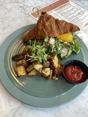 L'Artisane Bakery & Bistro by null